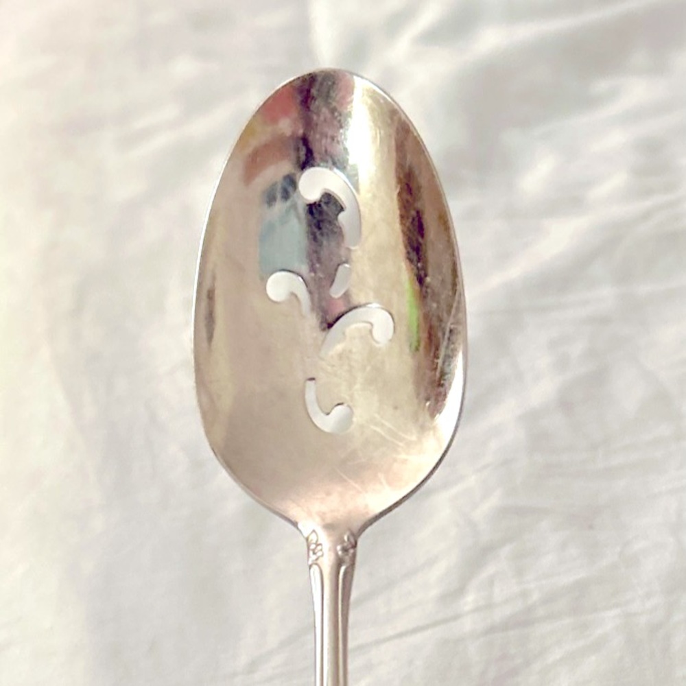 Oneida Chateau Pierced Serving Spoon 8 1/4" Oneidacraft Deluxe Stainless